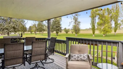 Photo of 863 S Meadowlark Lane