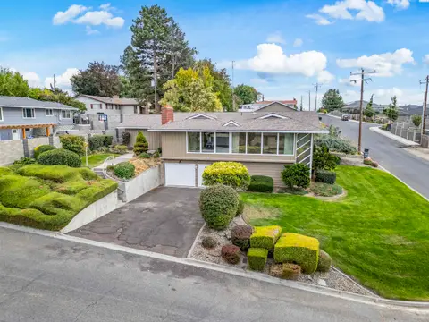 Photo of 1235 Cherry Ave