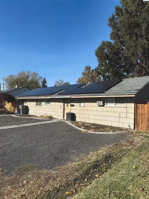 Photo of 1326 W 4th Ave