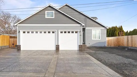 Photo of 616 N Riverside Dr