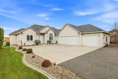 Photo of 649 Clermont
