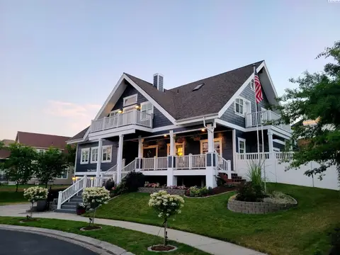 Photo of 1027 SW Ryan Ct