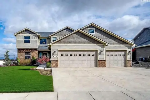 Photo of 810 SW Windy Point Court
