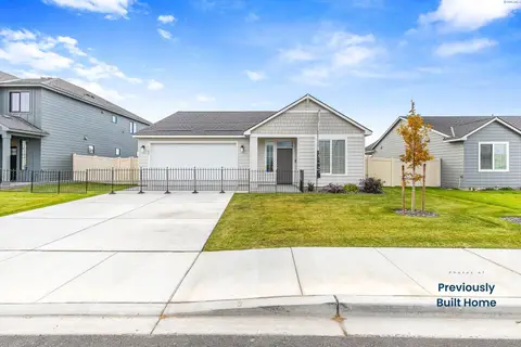 Photo of 301 Sapphire Ave