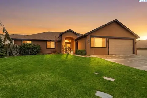 Photo of 497 Charbonneau Dr