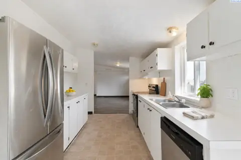 Photo of 260 NW Golden Hills Dr #57