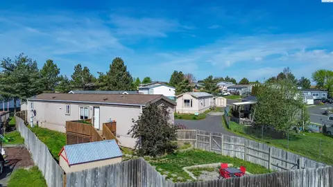 Photo of 255 NW Golden Hills Dr. #46