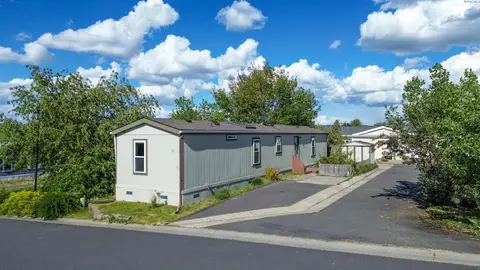 Photo of 260 NW Golden Hills  #51