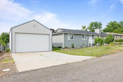 Photo of 1103 Christopher Ln