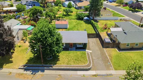 Photo of 1502 Cottonwood Drive