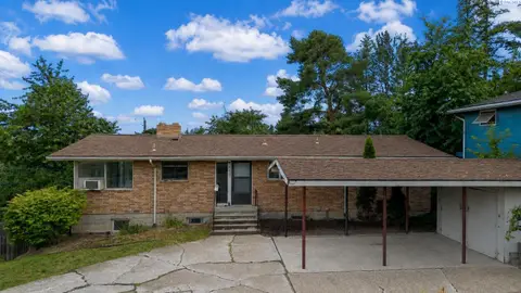 Photo of 445 NW Darrow St.