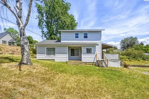 Photo of 220 N Bridge St