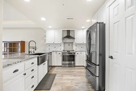 Photo of 300 Columbia Point Dr. Unit D101