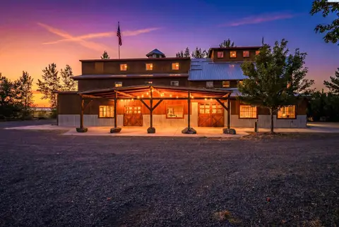 Photo of 315 Monument Dr