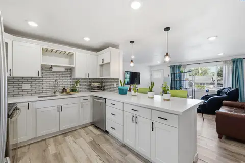 Photo of 622 6th ST SE