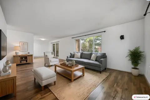 Photo of 3121 W Hood Ave C-101
