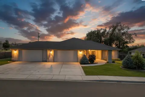 Photo of 3221 Road 71st Place