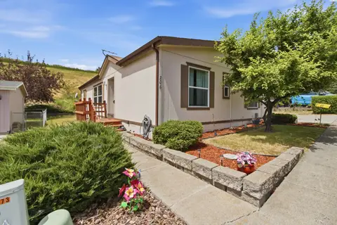 Photo of 206 NW Lancer Ln.