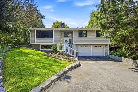 Photo of 625 SE Highland Way