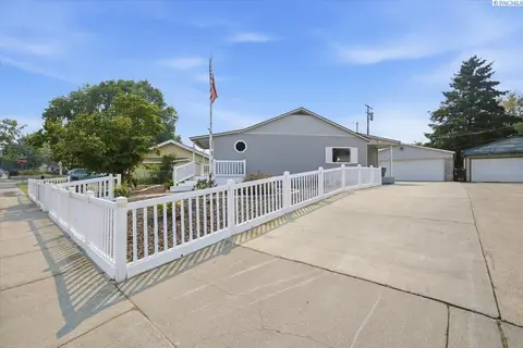 Photo of 1303 Potter Ave