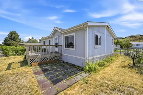 Photo of 255 NW Golden Hils