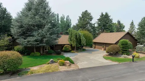 Photo of 820 S Meadowlark Lane
