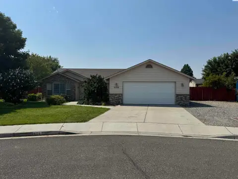 Photo of 5208 Mockingbird Court