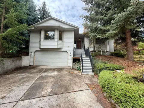 Photo of 835 SE Lori Court