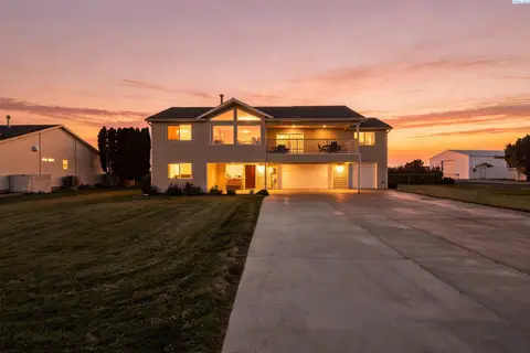 Photo of 2573 Hanson Loop