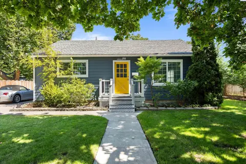 Photo of 204 Douglass Ave