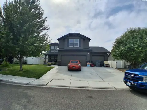 Photo of 2935 Woodland Pl