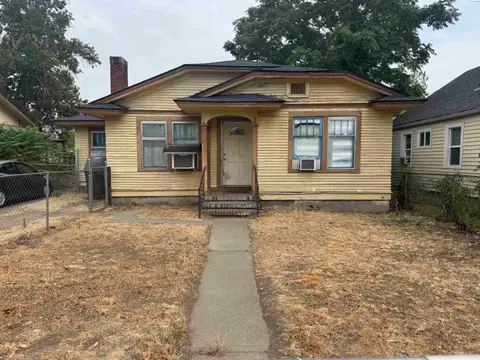 Photo of 913 S 3rd Ave