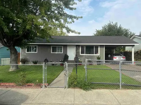Photo of 520 S Douglas Ave