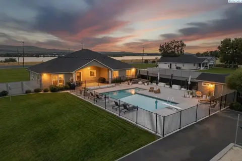 Photo of 2477 Hanson Loop