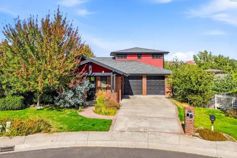 Photo of 620 SE Edge Knoll Dr
