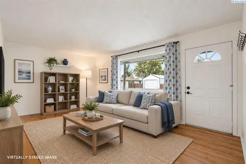 Photo of 2035 Blue Ave