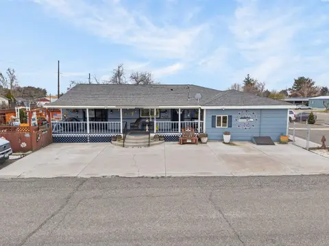 Photo of 232 6th Ave