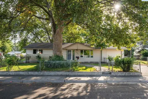 Photo of 1903 S Dayton Place