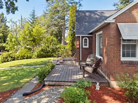 Photo of 620 SE High Street