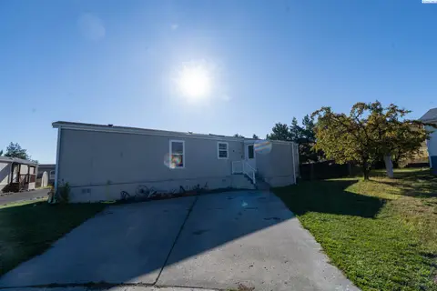 Photo of 255 NW Golden Hill