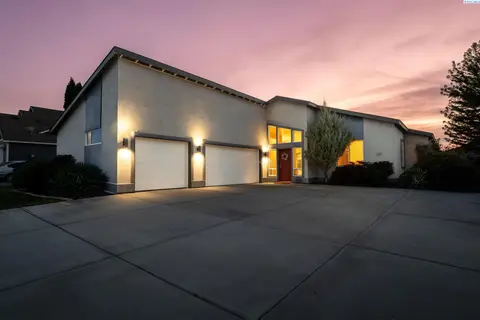 Photo of 621 Pinnacle Dr