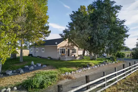 Photo of 2060 Cemetery Rd