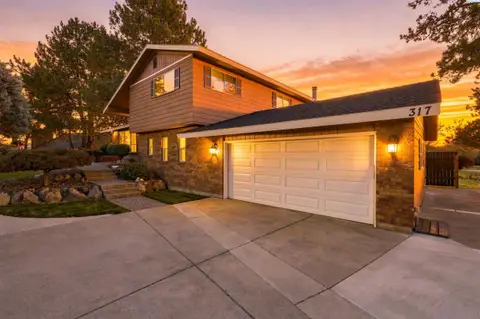 Photo of 317 Pinetree Ct
