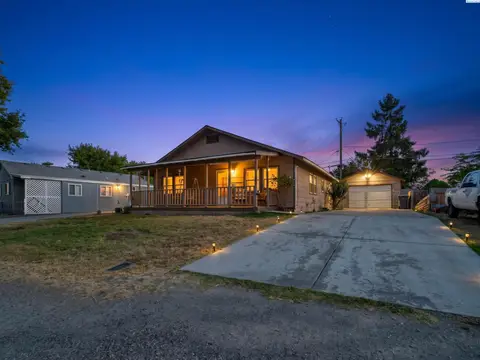 Photo of 92 Jadwin Ave
