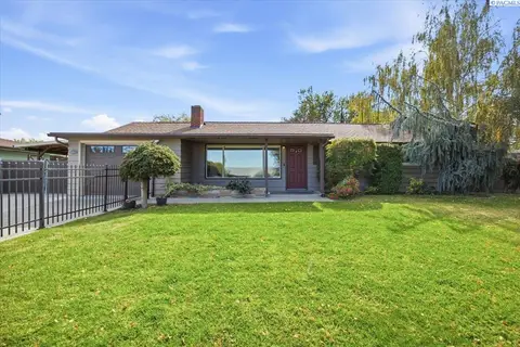 Photo of 6345 W Willamette Ave