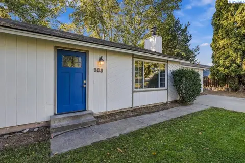 Photo of 703 W 48th Ave