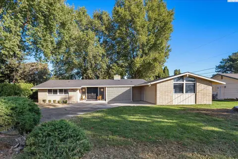 Photo of 120 W 31st Ave