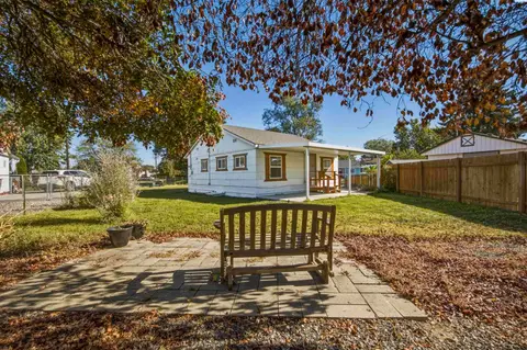 Photo of 1327 Potter Ave
