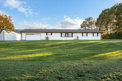 Photo of 97507 E Badger Rd